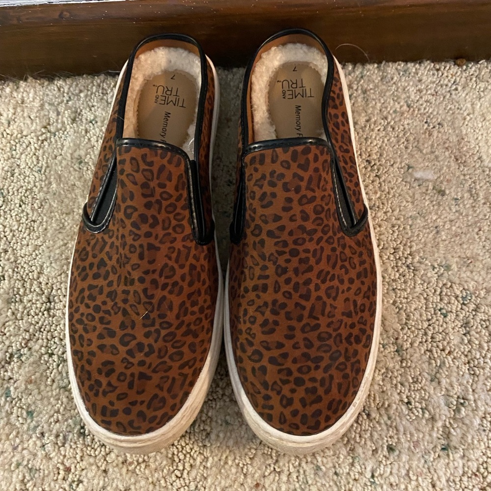 Time and tru leopard shoes